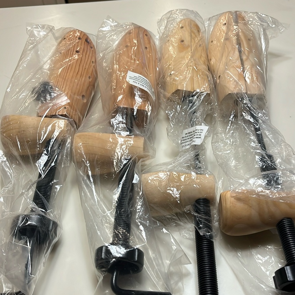 Cedar shoe trees
